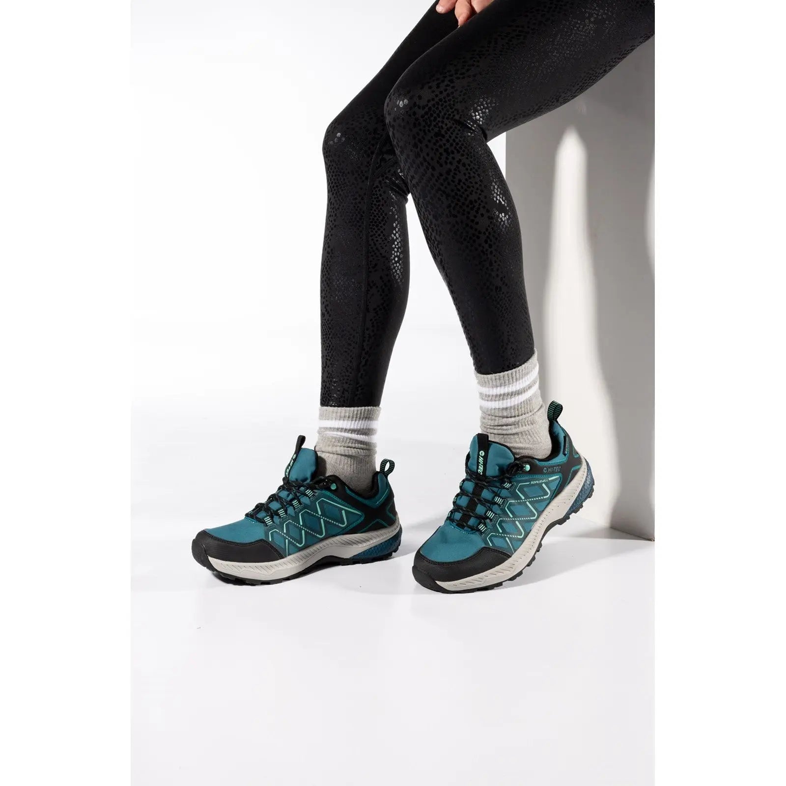 Diamonde Low WP Hiker
