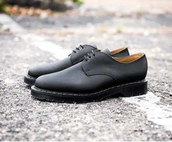 Solovair Gibson Shoe - Black Greasy